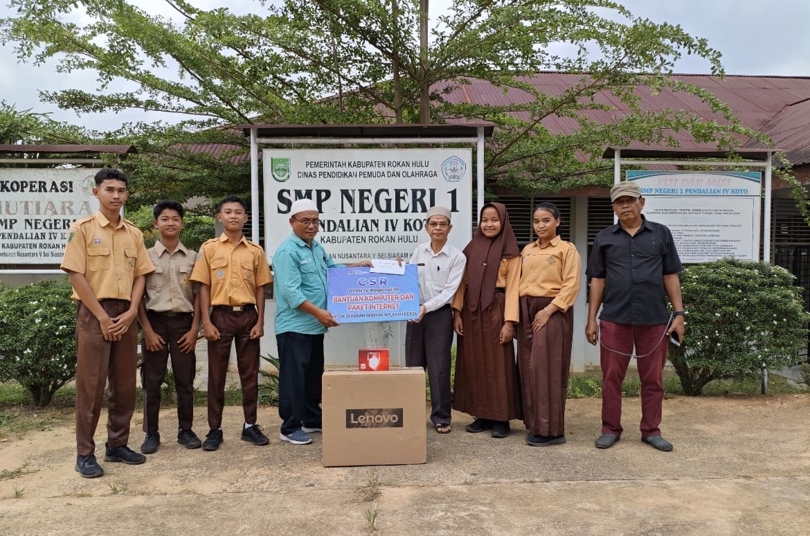 Rp2,4 M dari PTPN IV Regional III untuk Perkuat Ekonomi dan Pendidikan di Rohul